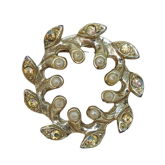 Vintage Gold-Tone Leaf Wreath Pin With Faux Pearls & Rhinestones - Picture 1 of 2